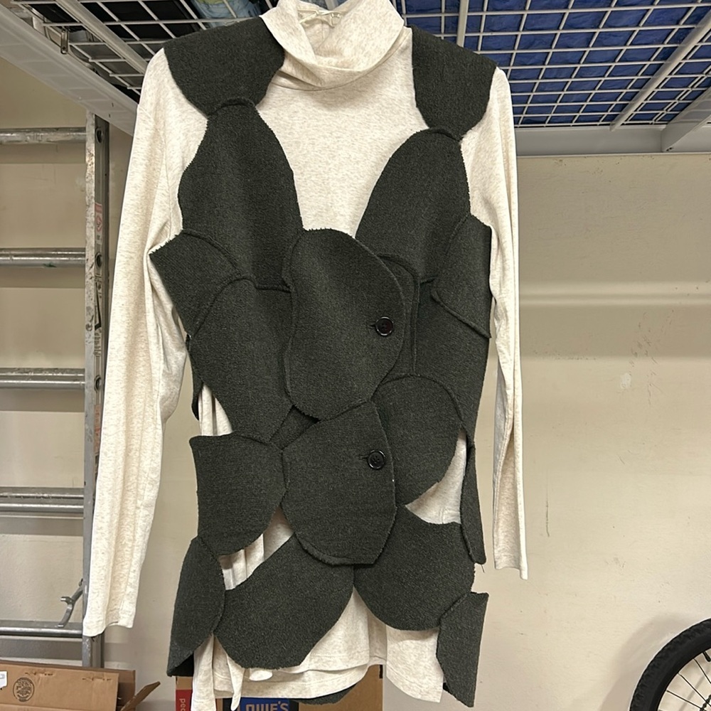Sohung Designer black neoprene vest